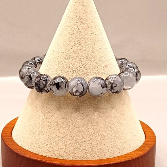 Vintage Natural Stone Beads of Black, Gray an White Snowflake Patterned Bracelet - Picture 3 of 6
